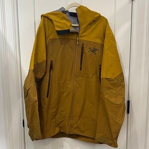 Arc'teryx Men's Mustard Performance Jacket